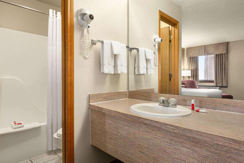 Double Room - Non-Smoking  image 2