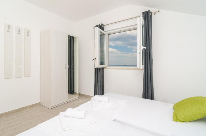 Comfort One-Bedroom Apartment with Balcony and Sea View image 2