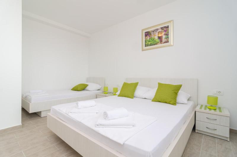 Superior One-Bedroom Apartment with Terrace and Sea View image 3