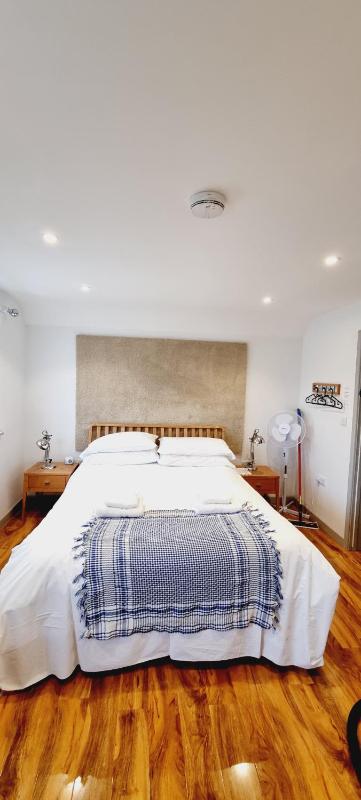 Deluxe Double Room with Shower image 1