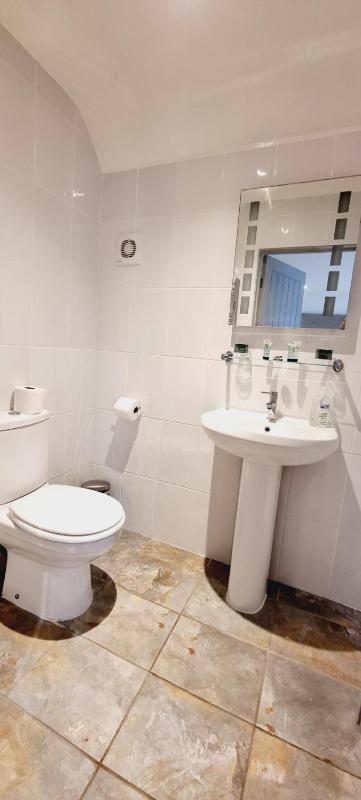 Deluxe Double Room with Shower image 3