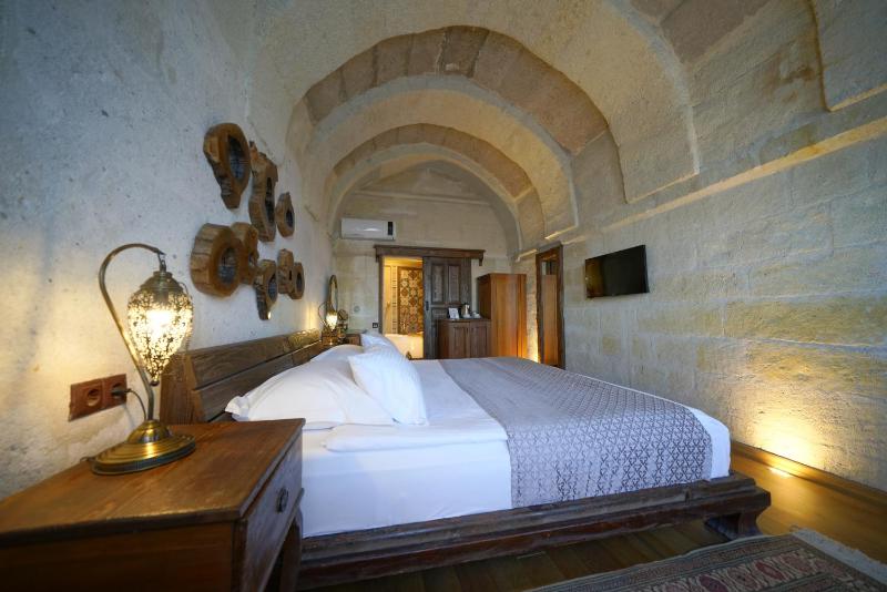 Standard Double or Twin Room image 2