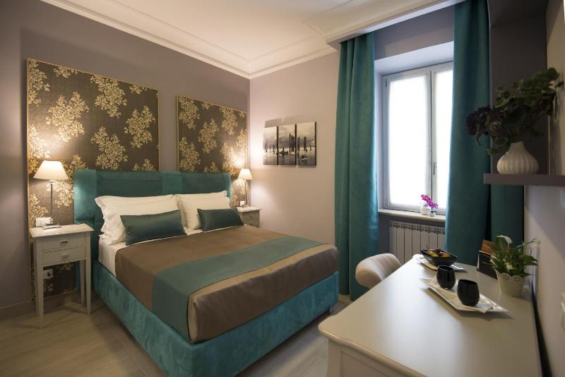 Double Room with Private Bathroom image 1
