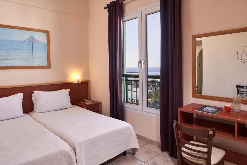 Standard Double or Twin Room with Balcony image 4