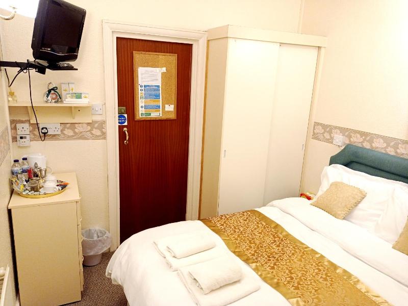 OYO Lily Hotel Blackpool - image 24