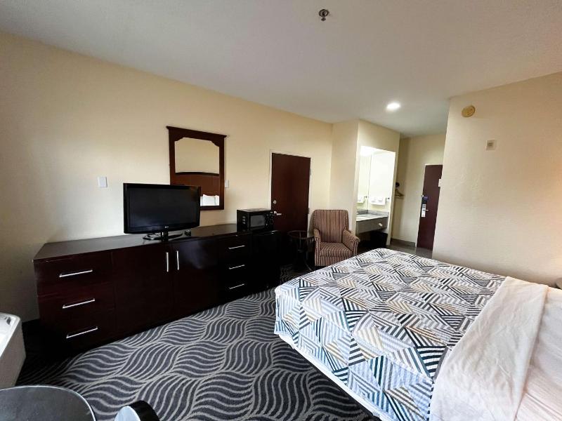 Standard King Room - Non-Smoking  image 4