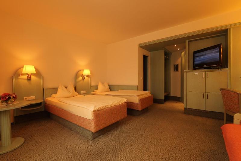 Double Room image 2