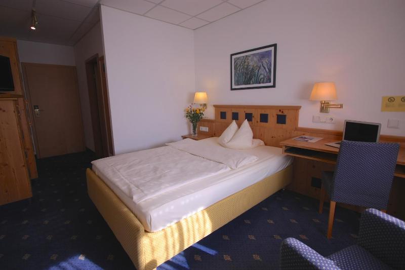 Single Room image 3