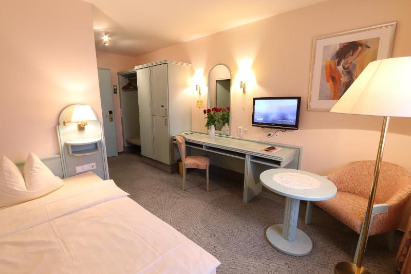 Single Room image 2