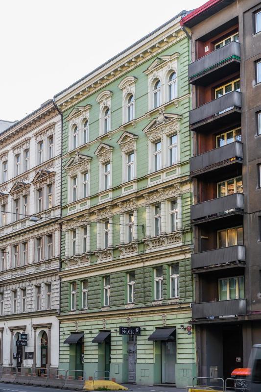 Hotel Noir - image 7