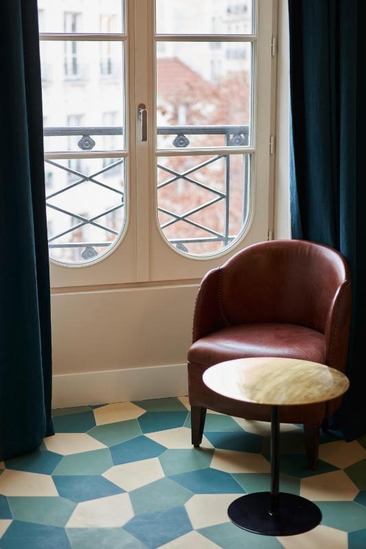 Double Room Parisian  image 3