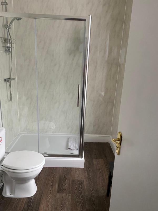 Large Double Room image 3