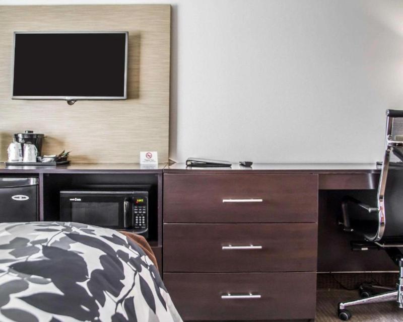 King Room - Non-Smoking image 2