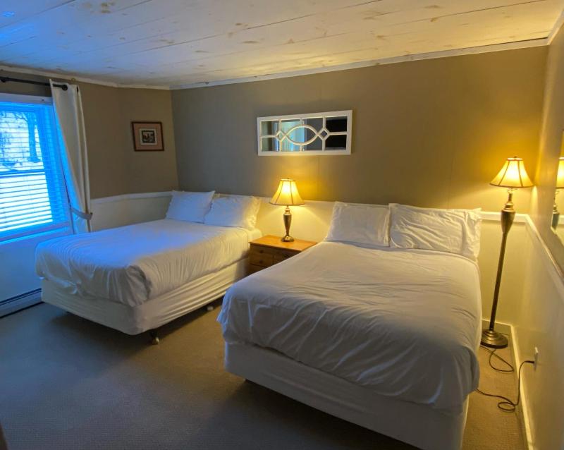 Classic Quadruple Room image 1