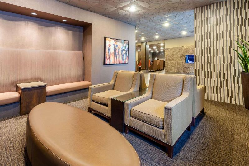 La Quinta Inn & Suites by Wyndham Seattle Downtown - image 10