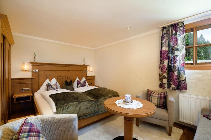 Family Room image 4