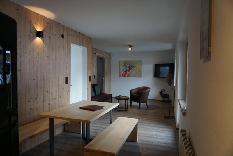 One-Bedroom Apartment image 2