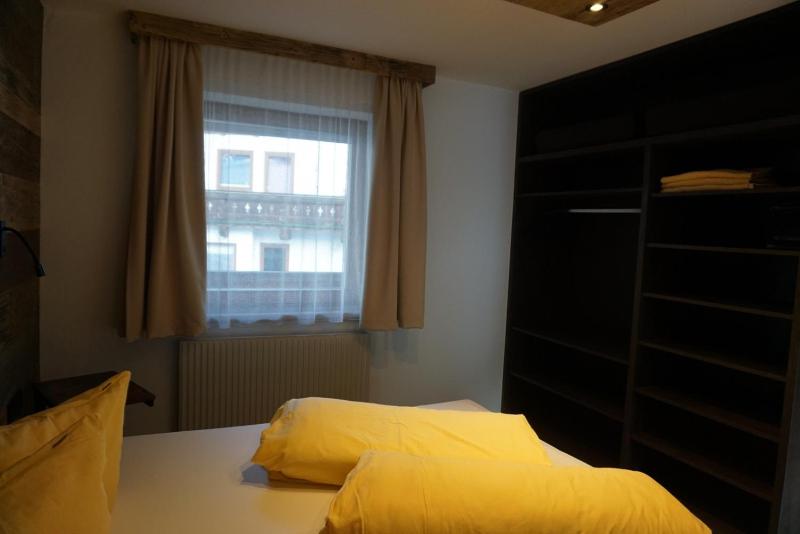 One-Bedroom Apartment image 3