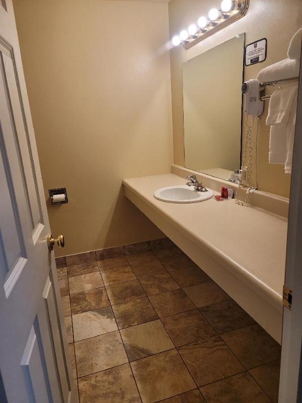 Junior suite 2 Queen beds image 3