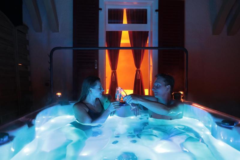Small Double Room with private Whirlpool image 4