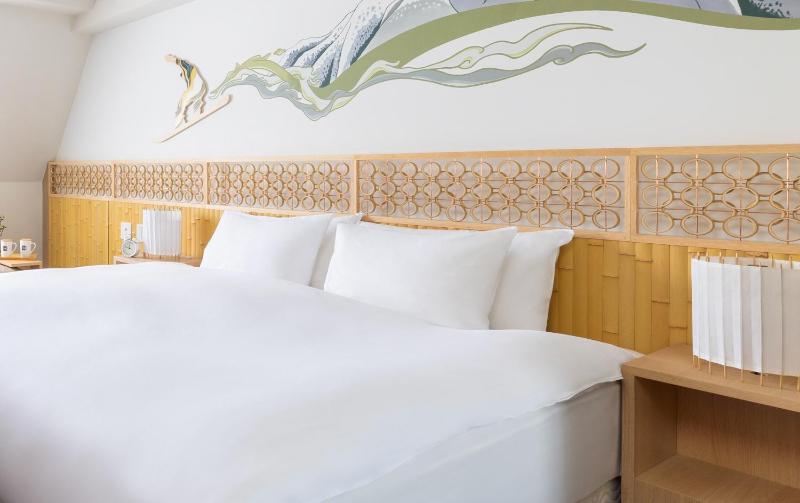 Superior King Room image 2