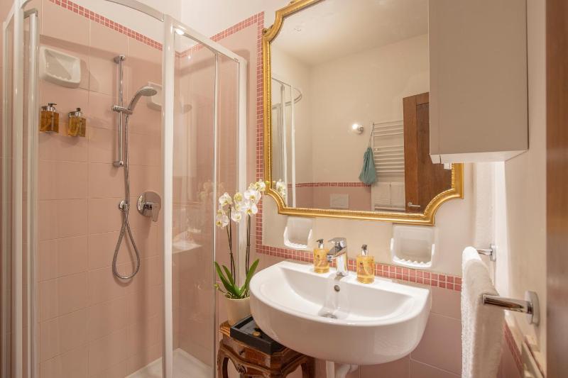 Superior Two-Bedroom Apartment with Terrace and City View image 2