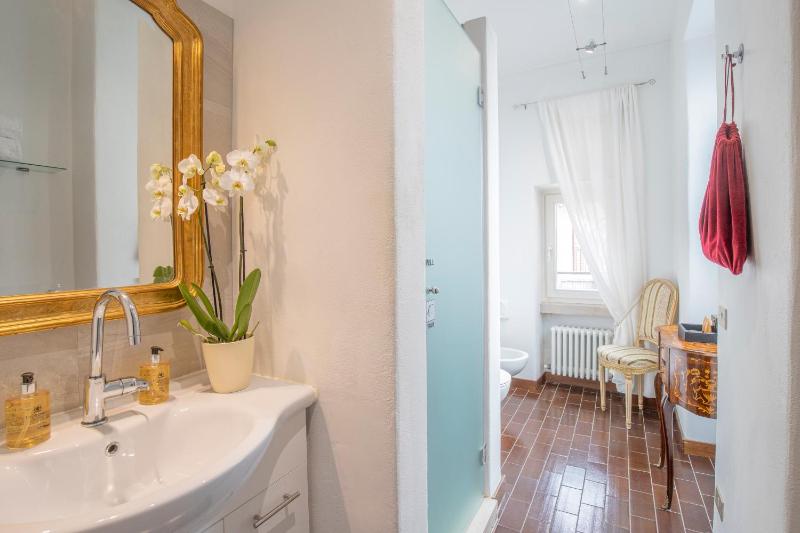 Superior Two-Bedroom Apartment with Terrace and City View image 4