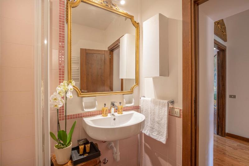 Superior Two-Bedroom Apartment with Terrace and City View image 3