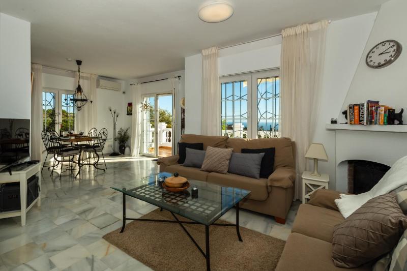 Los olivos villa with heated pool - image 10
