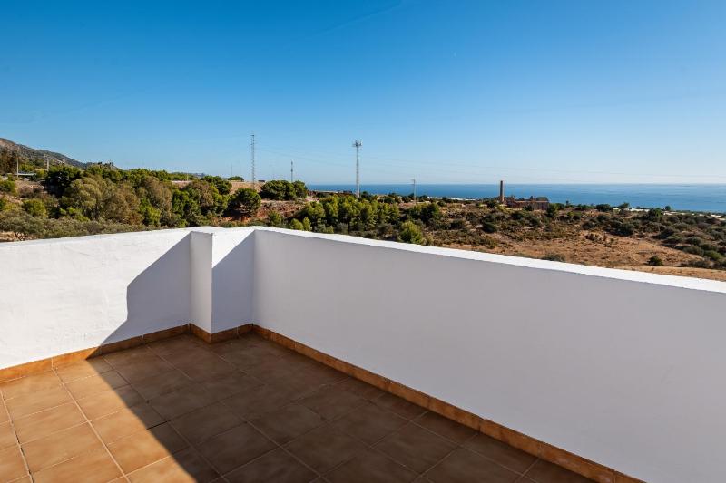 Los olivos villa with heated pool - image 15