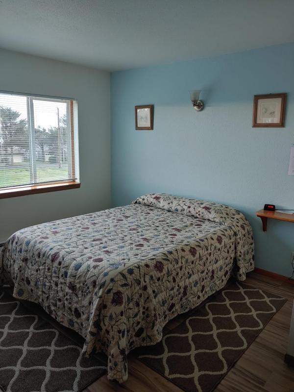 Queen Room with Sea View image 3