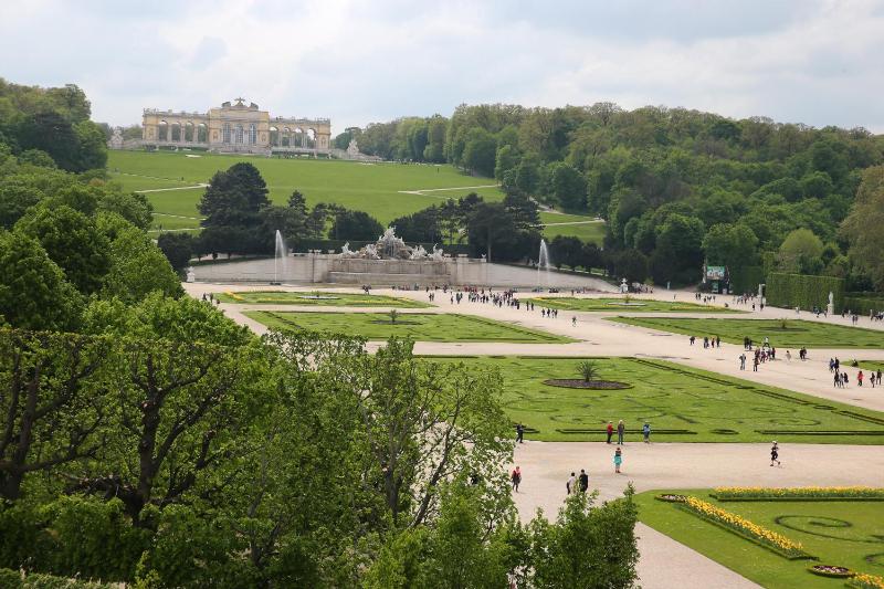 Schönbrunn Palace Suite image 3