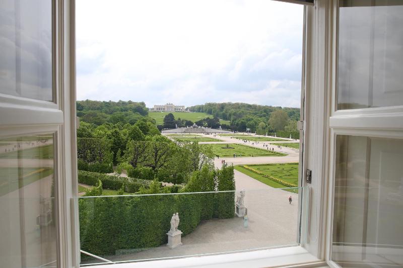 Schönbrunn Palace Suite image 2