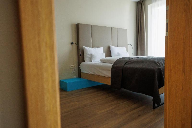 Large Double or Twin Room image 2