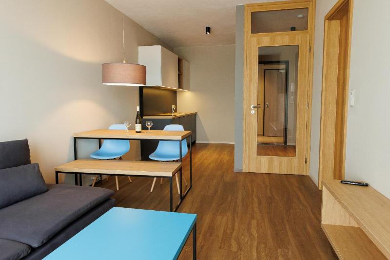 Large Double or Twin Room image 3