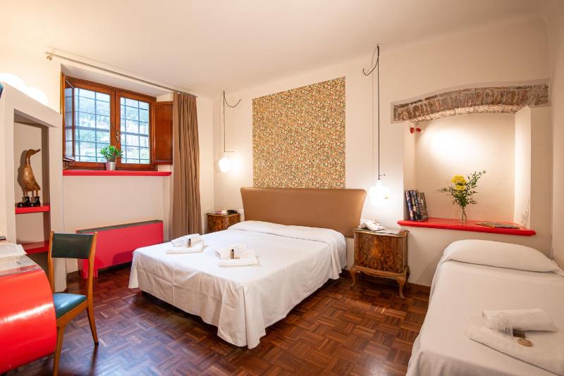 Standard Triple Room image 1