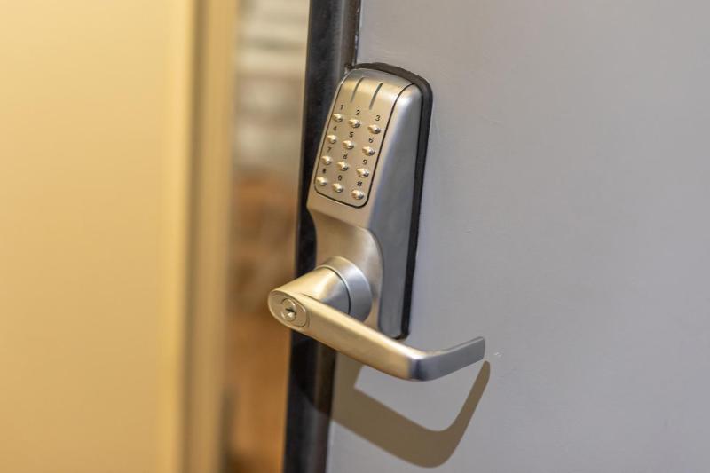 Two-Room Apartment image 4