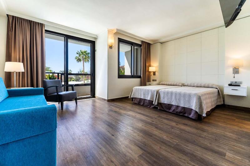 Double or Twin Room with Pool View (2 Adults + 1 Child) image 1