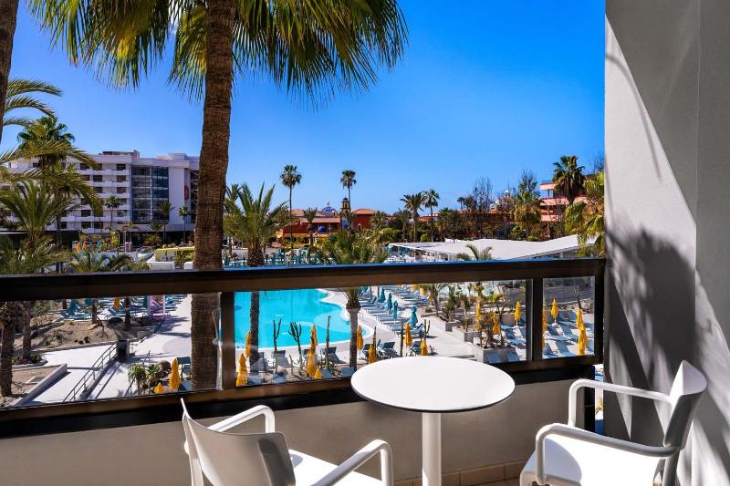 Double or Twin Room with Pool View (2 Adults) image 4