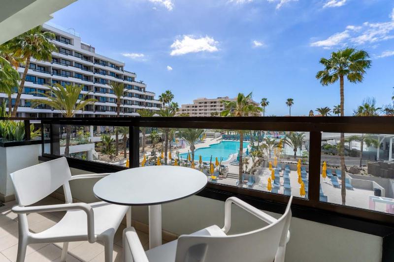 Double or Twin Room with Pool View (2 Adults) image 3