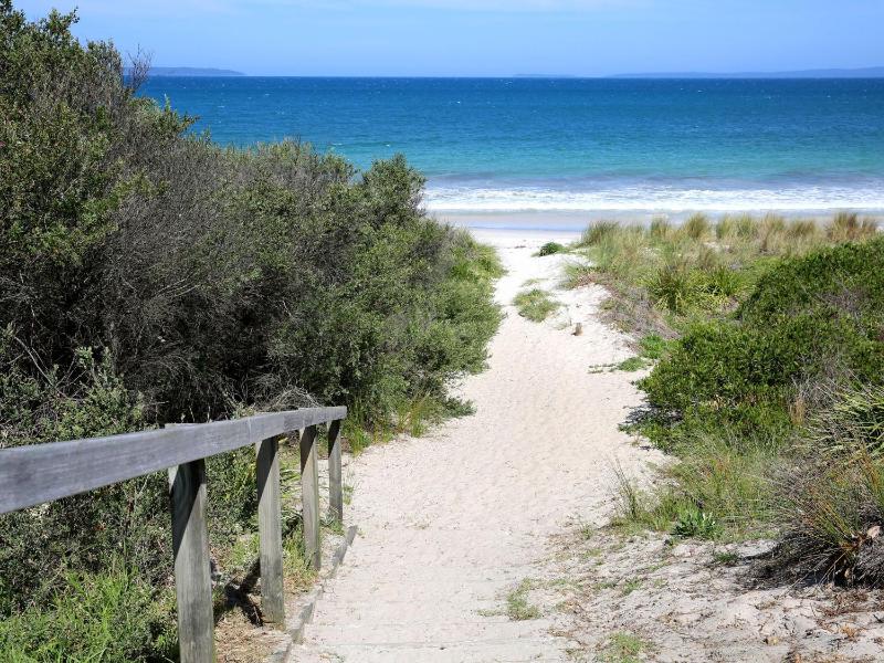 Sea and Sun Pet Friendly 4 Mins to Beach - image 21
