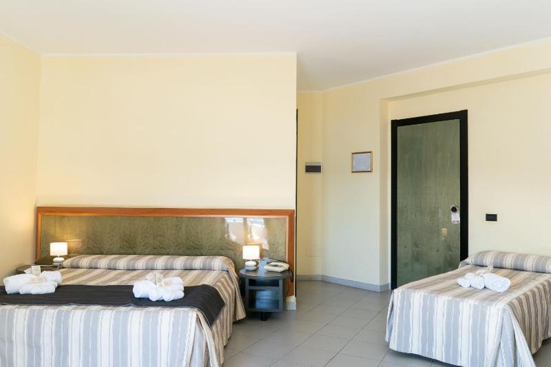 Triple Room image 3