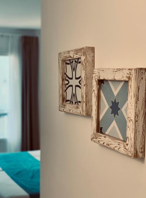 Twin Room with Balcony image 2