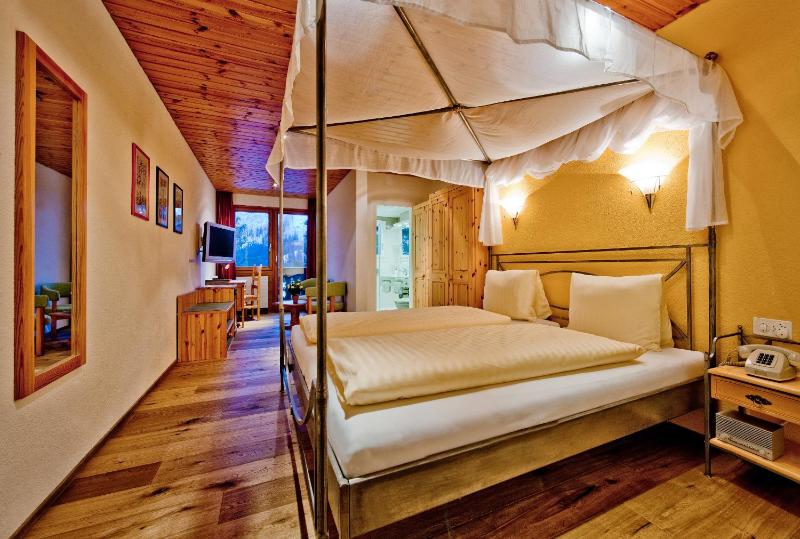 Superior Double Room with Balcony image 1