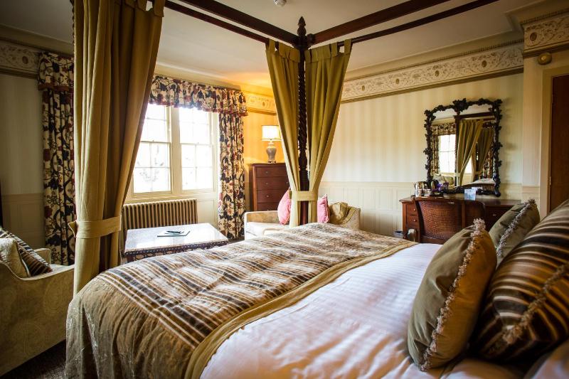 Deluxe Double Room image 3