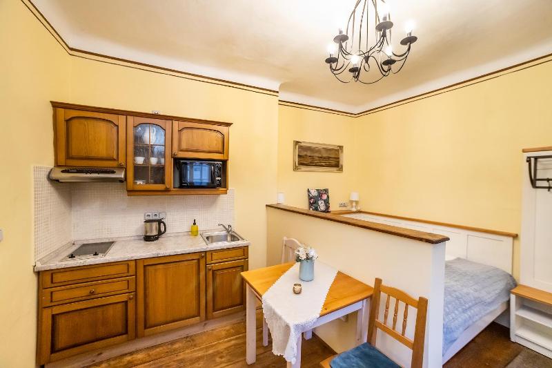 Studio (2 Adults) image 1