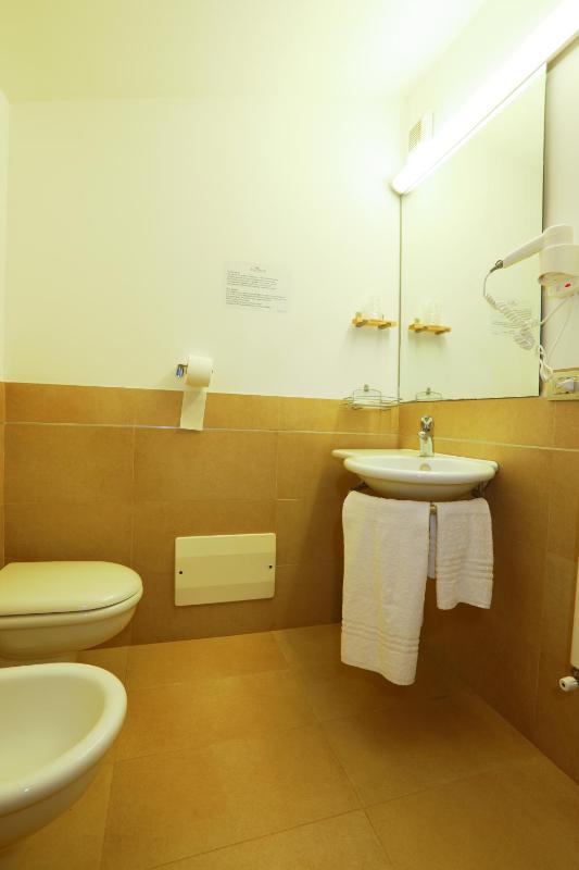 Queen Suite image 2