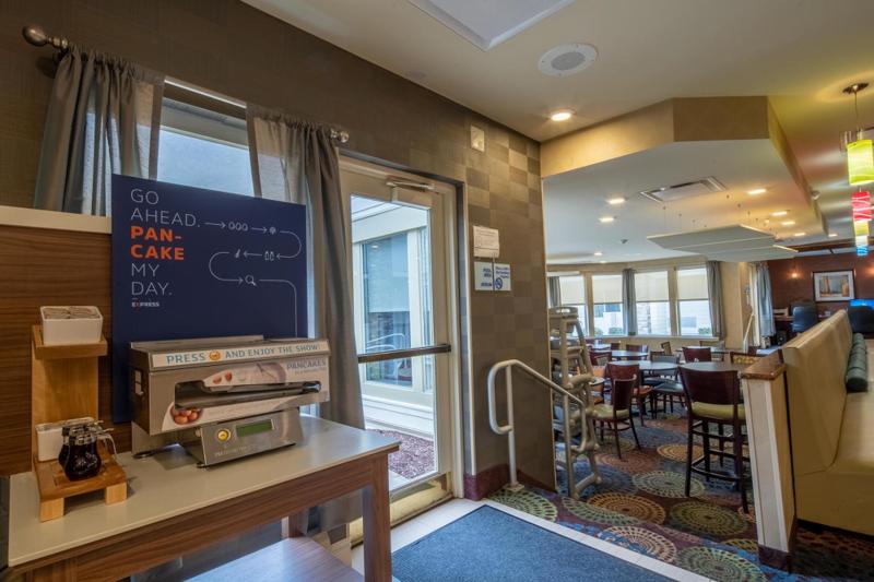 Holiday Inn Express Hotel & Suites Pittsburgh Airport By IHG - image 17