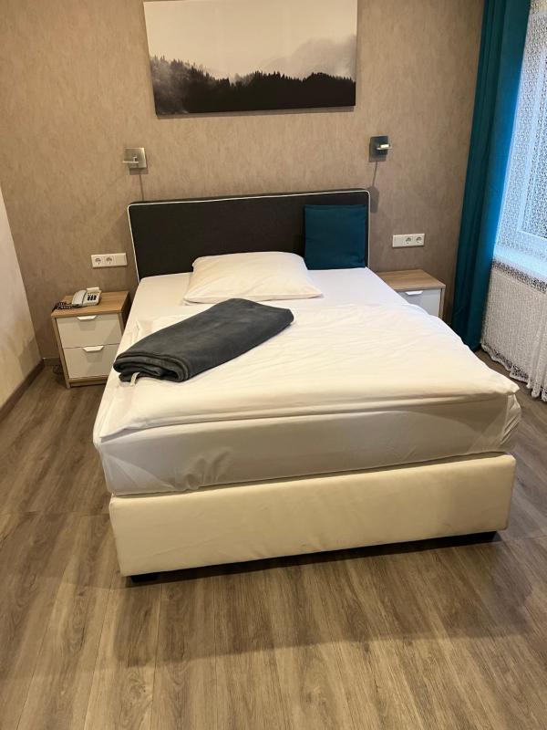 Single Room image 3