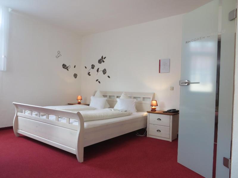 Double Room image 3